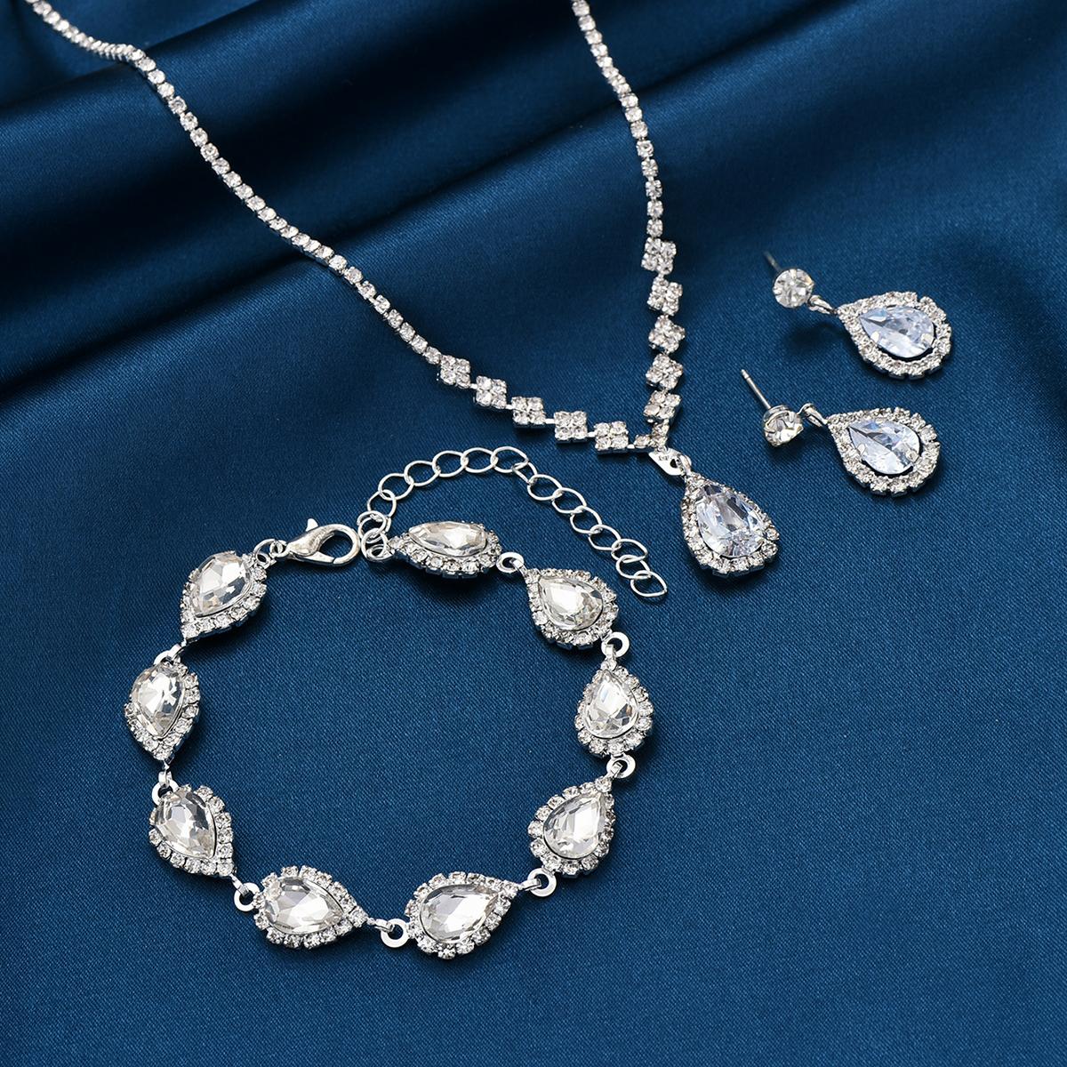 4 pieces of women s fashionable and trendy water drop necklaces with earrings set, banquet and party accessories Silver
4 pieces of women s fashionable and trendy water drop necklaces with earrings set, banquet and party accessories Silver
