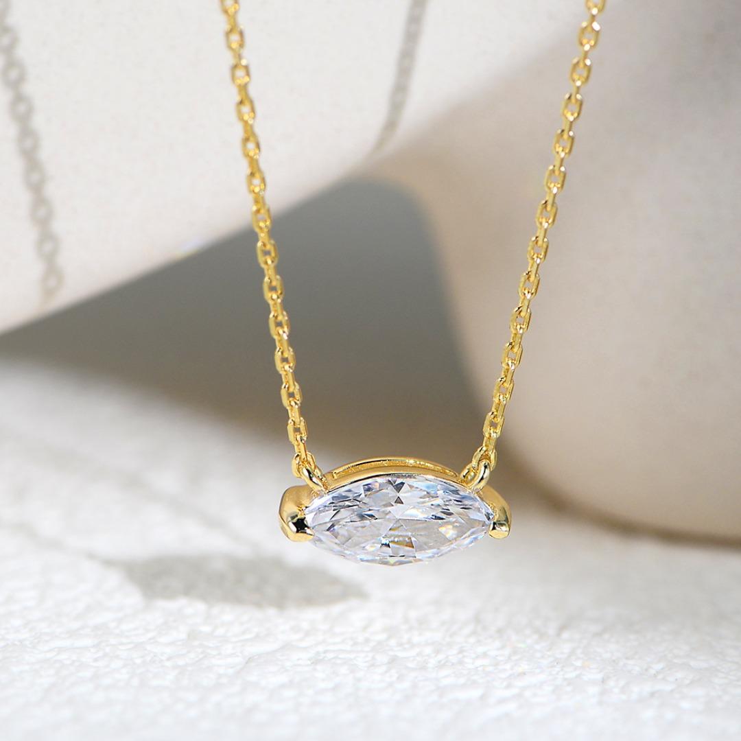 European and American fashion popular new s925 sterling silver horse eye zircon pendant necklace women s trend simple collarbone chain 925 silver жёлтый
European and American fashion popular new s925 sterling silver horse eye zircon pendant necklace women s trend simple collarbone chain 925 silver жёлтый