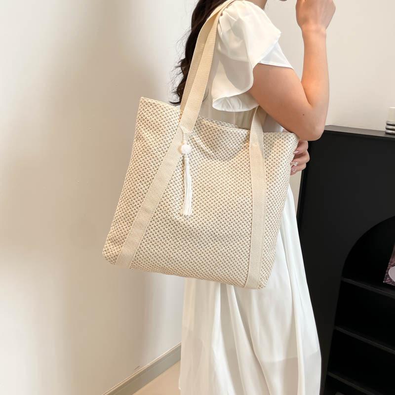 Fashion women s beach beach large capacity straw woven with fringed woven hand-held underarm tote bag women хакі
Fashion women s beach beach large capacity straw woven with fringed woven hand-held underarm tote bag women хакі