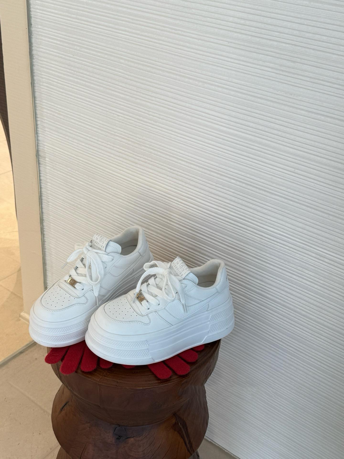 New leather thick-soled heightened lightweight velvet little white shoes women s board shoes versatile sports and leisure single shoes 40
New leather thick-soled heightened lightweight velvet little white shoes women s board shoes versatile sports and leisure single shoes 40