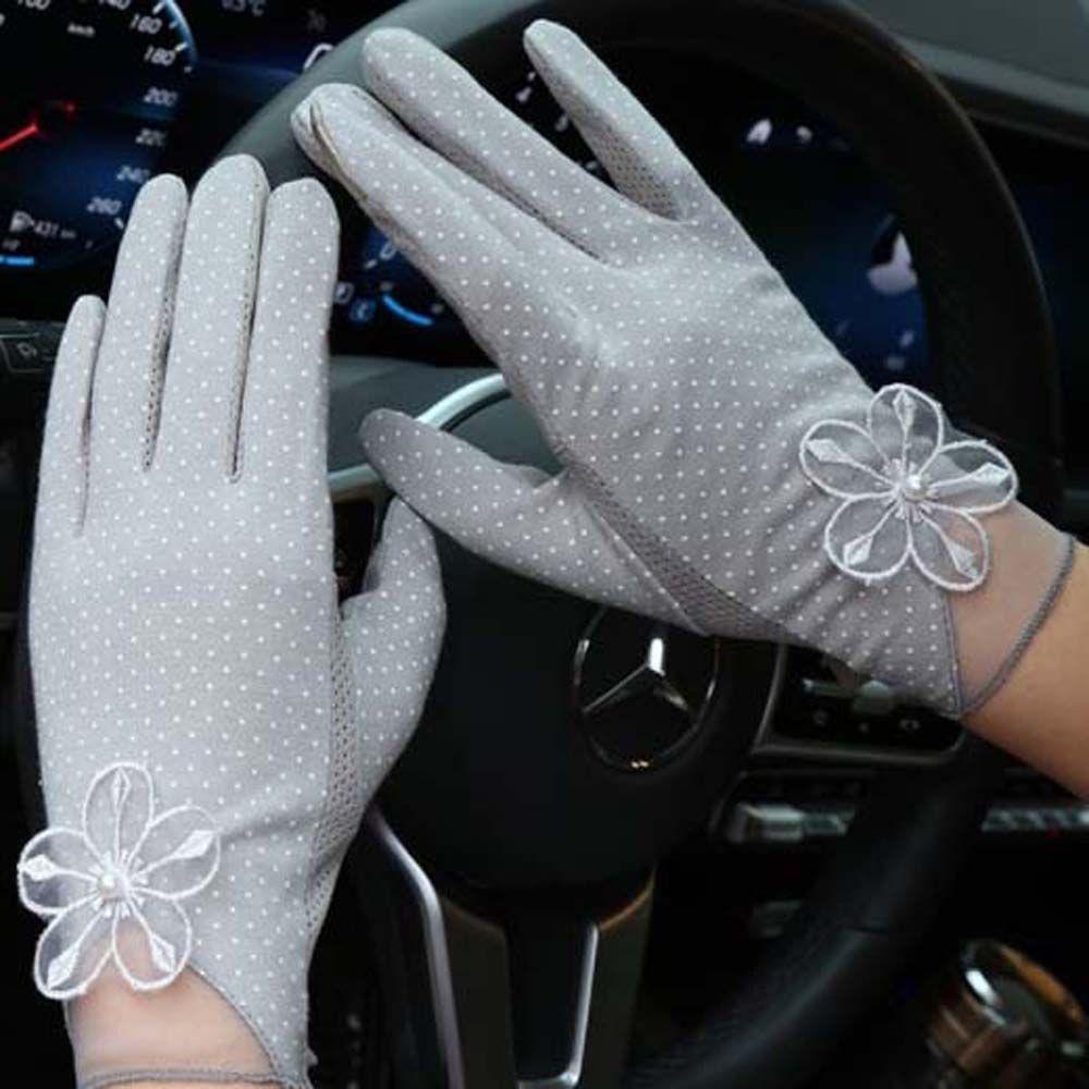 UV Sunscreen Ice Silk Polka Dot Gloves Korean Style Mittens Women Driving Gloves Sunscreen Gloves чёрный
UV Sunscreen Ice Silk Polka Dot Gloves Korean Style Mittens Women Driving Gloves Sunscreen Gloves чёрный