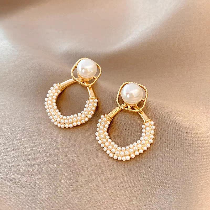 Hollow Rhombus Square Imitation Pearl Geometry Dangle Earring for Women Personality Simple Lozenge Zircon Christmas Gift
Hollow Rhombus Square Imitation Pearl Geometry Dangle Earring for Women Personality Simple Lozenge Zircon Christmas Gift