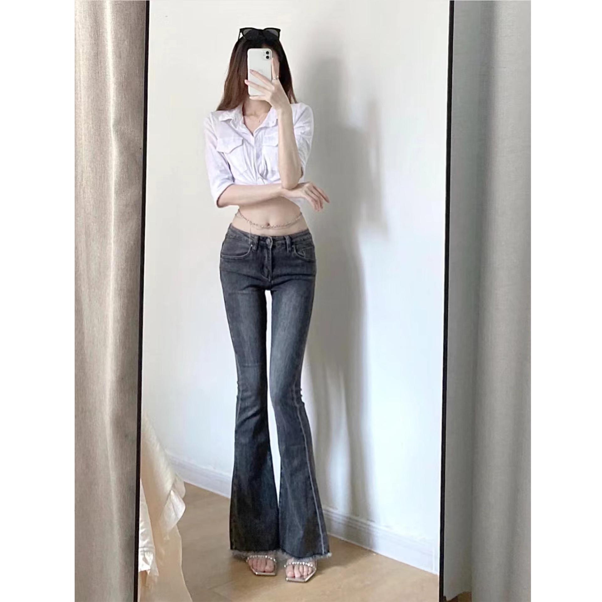 Женские джинсы клеш с высокой посадкой в стиле ретро - Утягивающая эластичная посадка, Осень/Зима, Уличный стиль в пол Double Extra Large серый
Женские джинсы клеш с высокой посадкой в стиле ретро - Утягивающая эластичная посадка, Осень/Зима, Уличный стиль в пол Double Extra Large серый