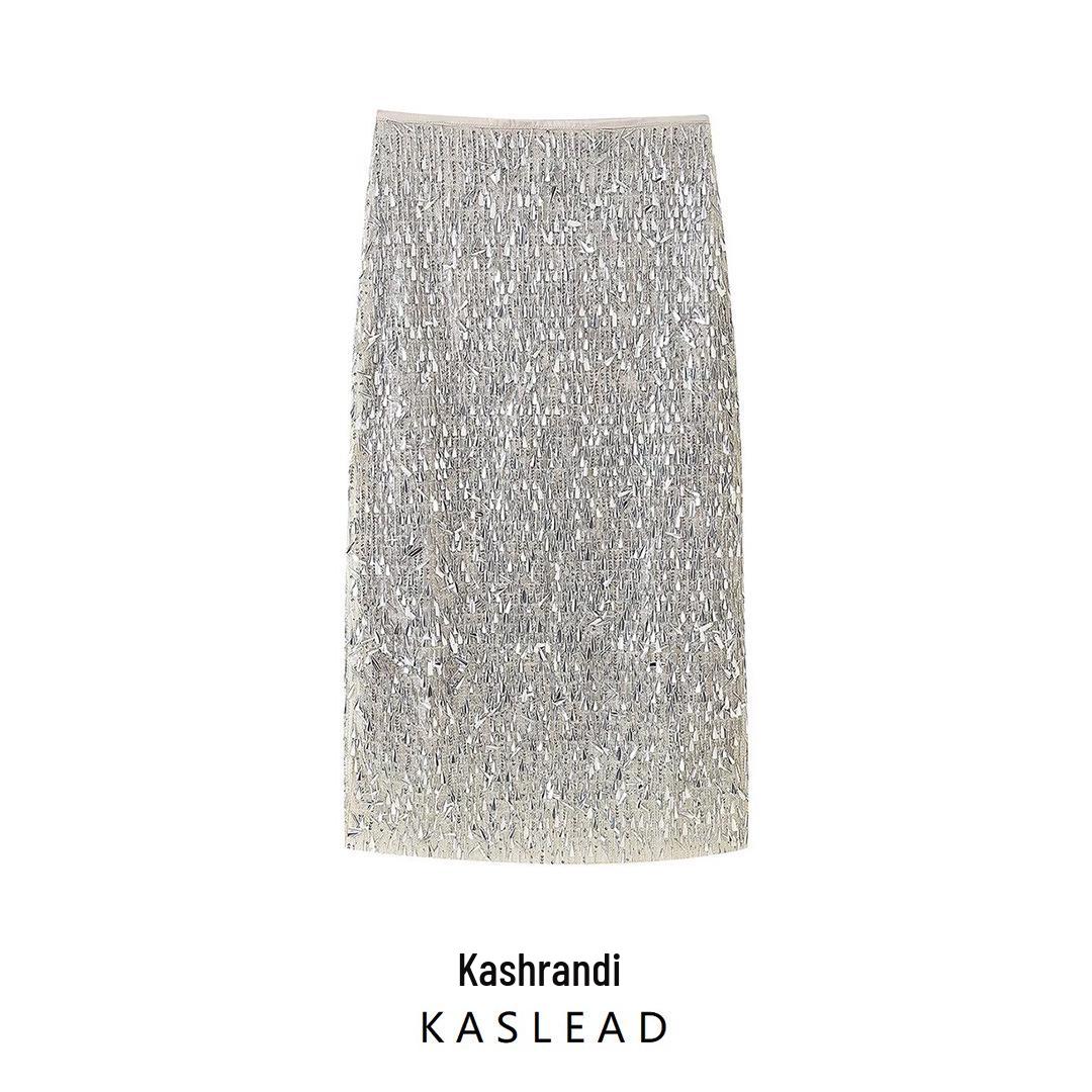 Summer 2025 Women s Fashion: Versatile Sequin Midi Skirt (European & American Style) Small
Summer 2025 Women s Fashion: Versatile Sequin Midi Skirt (European & American Style) Small