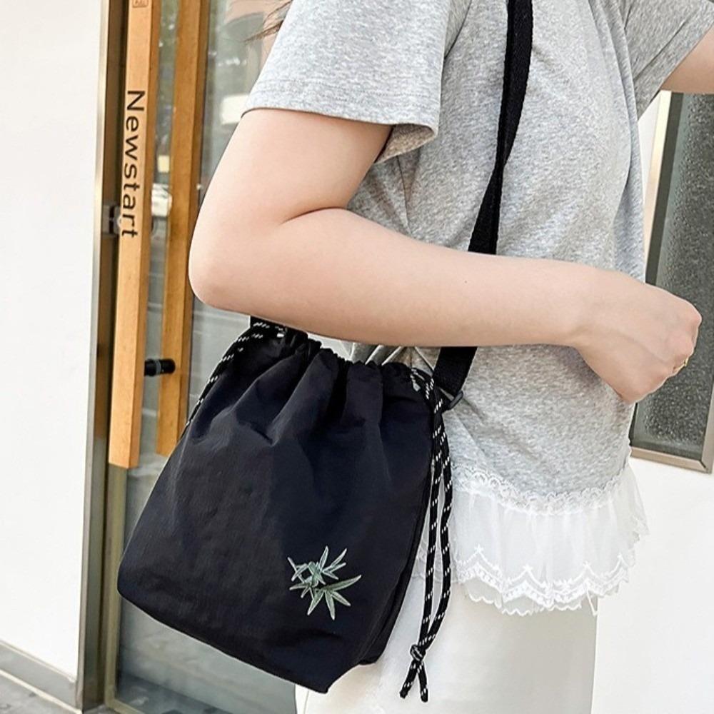 Adjustable Nylon Bucket Bag Lightweight Crossbody Bag Casual Drawstring Shoulder Bag Daily
Adjustable Nylon Bucket Bag Lightweight Crossbody Bag Casual Drawstring Shoulder Bag Daily