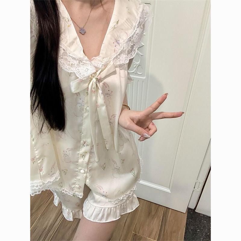 Sweet lace floral rabbit pajamas summer short-sleeved shorts ins doll collar set soft cute outerwear loungewear S
Sweet lace floral rabbit pajamas summer short-sleeved shorts ins doll collar set soft cute outerwear loungewear S