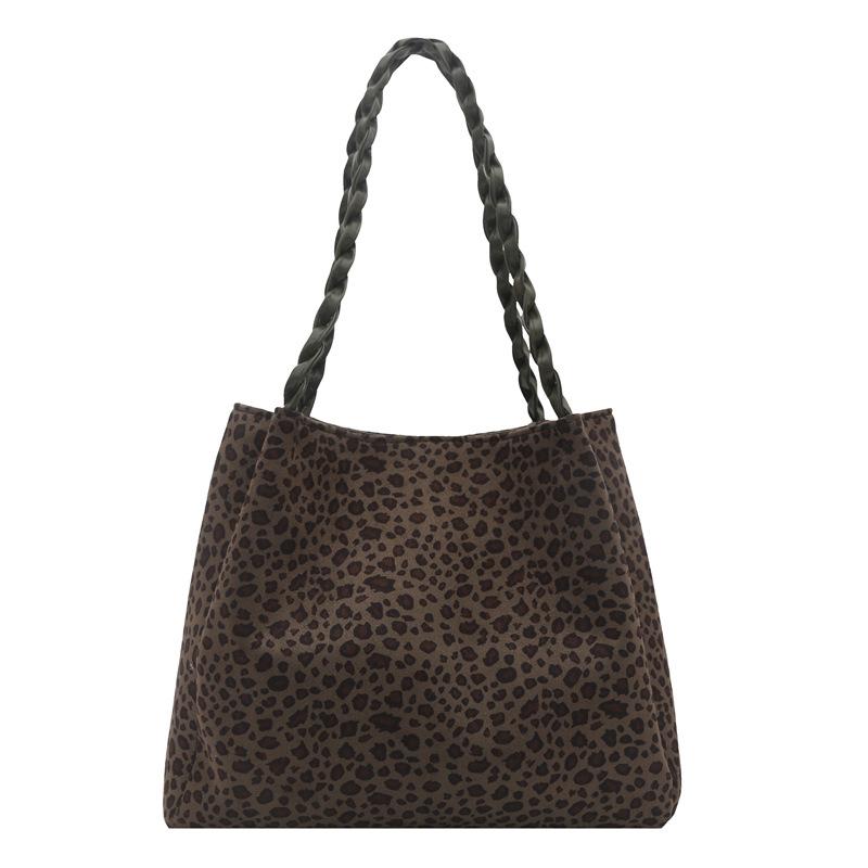 Large capacity tote bag women s spring summer new versatile commuter shoulder underarm bag texture handbag
Large capacity tote bag women s spring summer new versatile commuter shoulder underarm bag texture handbag