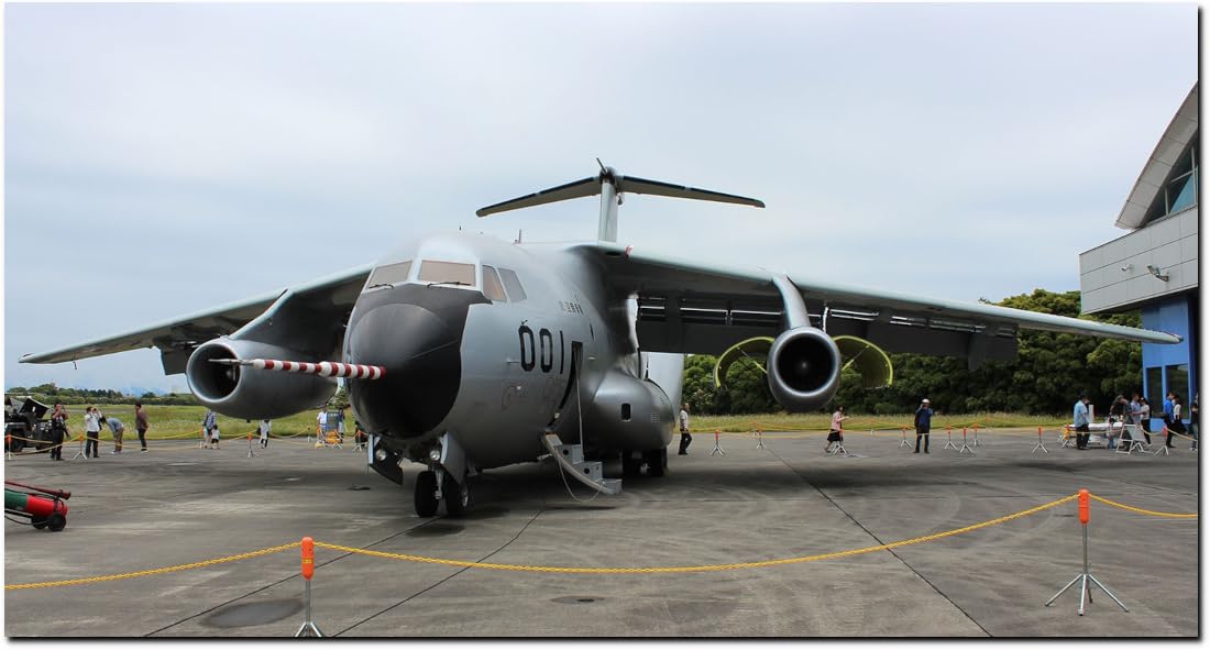 PLATZ 1/144 Air Self-Defense Force C-1 Transport Squadron Prototype No. 1 (FTB) Resin Kit PC-11
PLATZ 1/144 Air Self-Defense Force C-1 Transport Squadron Prototype No. 1 (FTB) Resin Kit PC-11