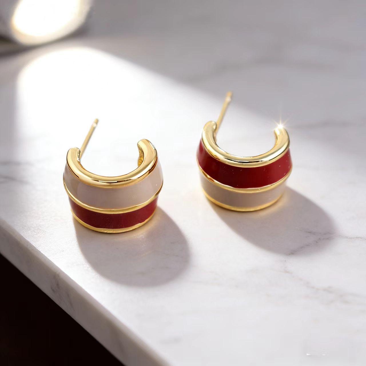 Three Irregular Maillard Contrast color C shape Geometry Stud Earring for Women Sweet Zircon Wedding Christmas Gift
Three Irregular Maillard Contrast color C shape Geometry Stud Earring for Women Sweet Zircon Wedding Christmas Gift