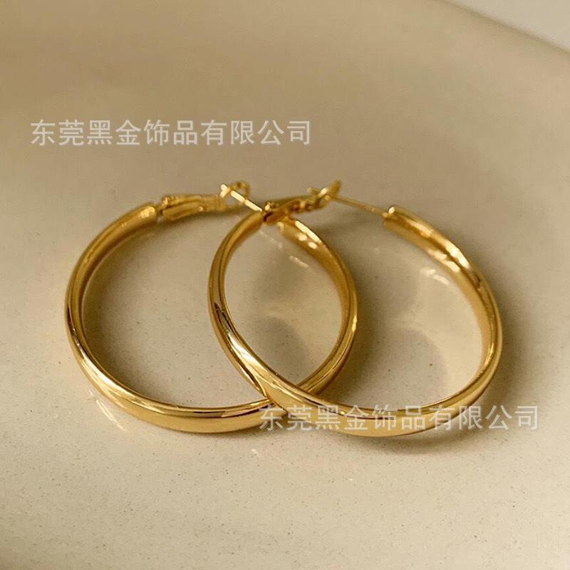 14K Wide Face Circle Earrings Earrings Women s Plain Circle Simple Temperament Ear Jewelry
14K Wide Face Circle Earrings Earrings Women s Plain Circle Simple Temperament Ear Jewelry