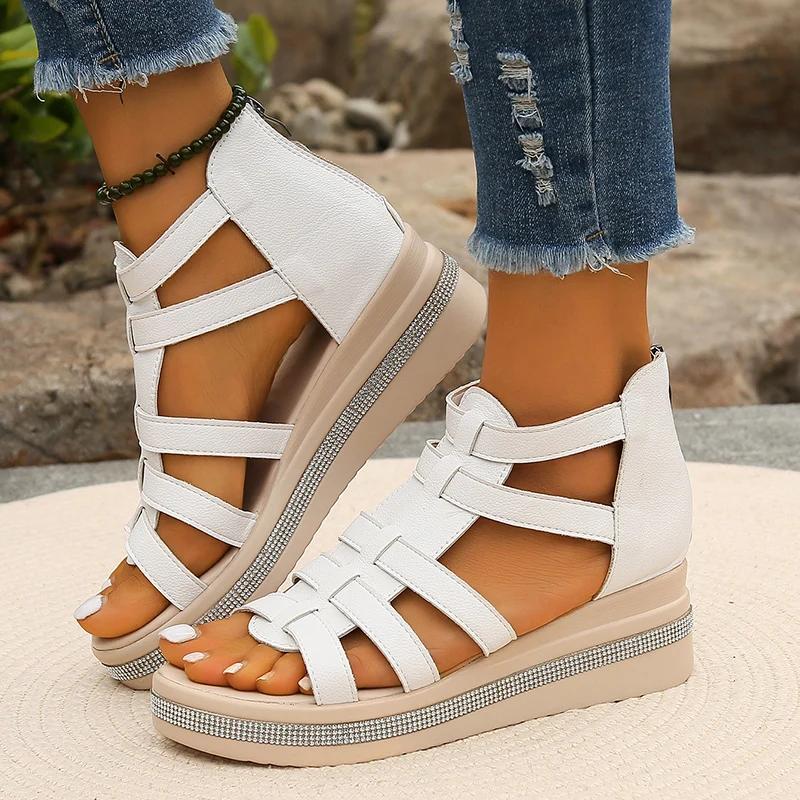 Модные женские босоножки на танкетке с кристаллами 2025 года, летние гладиаторские сандалии на платформе с ремешком на щиколотке, женские нескользящие прогулочные туфли с толстой подошвой 43
Модные женские босоножки на танкетке с кристаллами 2025 года, летние гладиаторские сандалии на платформе с ремешком на щиколотке, женские нескользящие прогулочные туфли с толстой подошвой 43
