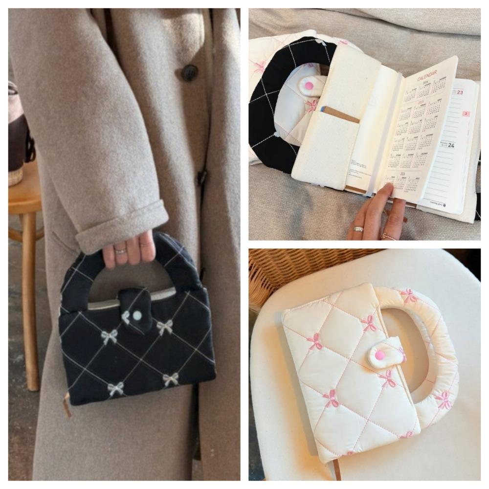 Balletcore A6 Notebook Cover Embroidered Bow Hand Account Protect Cover Cotton Book Sleeve Diary білий
Balletcore A6 Notebook Cover Embroidered Bow Hand Account Protect Cover Cotton Book Sleeve Diary білий
