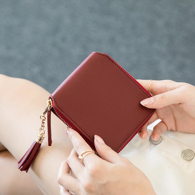 Wallet Women s New Simple Square Zipper Women s Wallet Fashion Tassel Short Change Bag рожевий
Wallet Women s New Simple Square Zipper Women s Wallet Fashion Tassel Short Change Bag рожевий