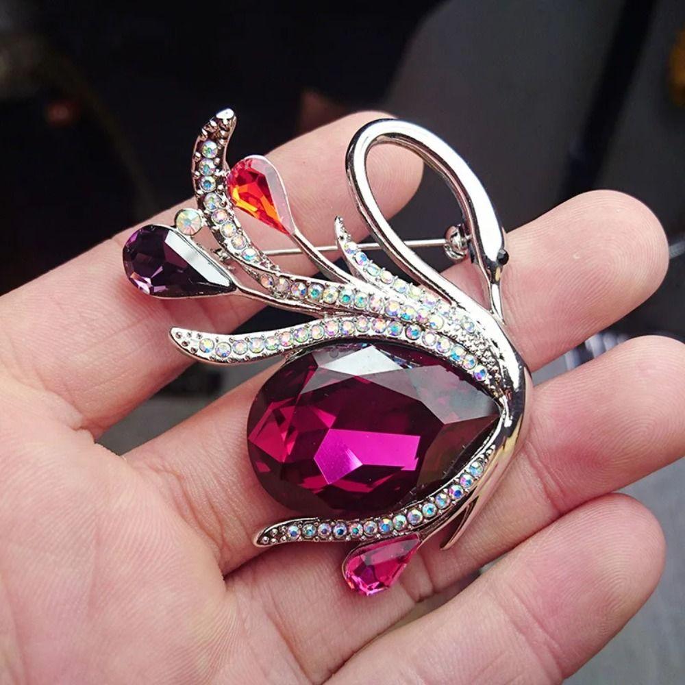 Vintage Crystal Swan Brooches Elegant Crystal Swan Pin Birthday Gift Animal Corsage Women 02
Vintage Crystal Swan Brooches Elegant Crystal Swan Pin Birthday Gift Animal Corsage Women 02