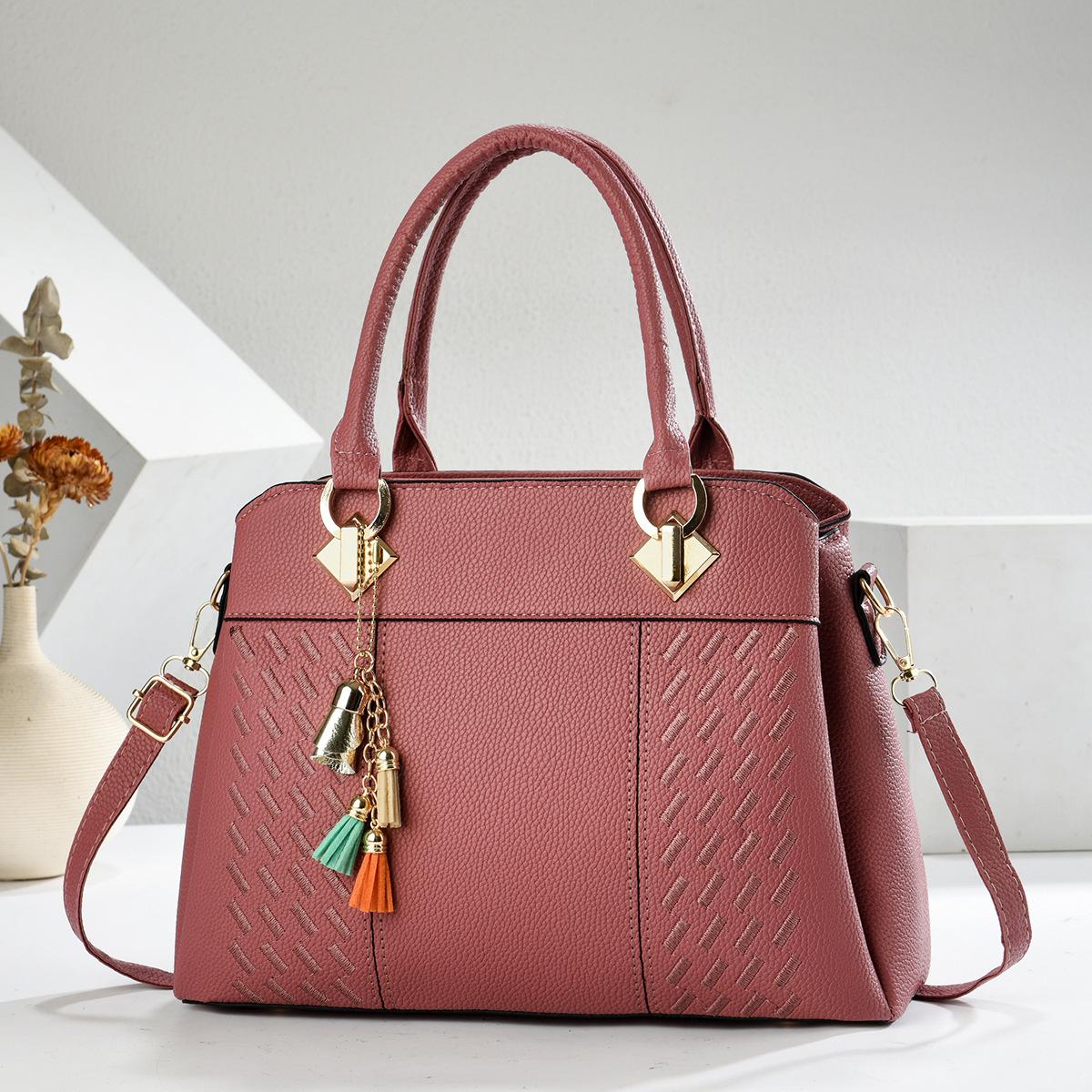 Winter women s bags new trendy large-capacity middle-aged mother bags shoulder messenger bags women s handbags 31-14-23
Winter women s bags new trendy large-capacity middle-aged mother bags shoulder messenger bags women s handbags 31-14-23