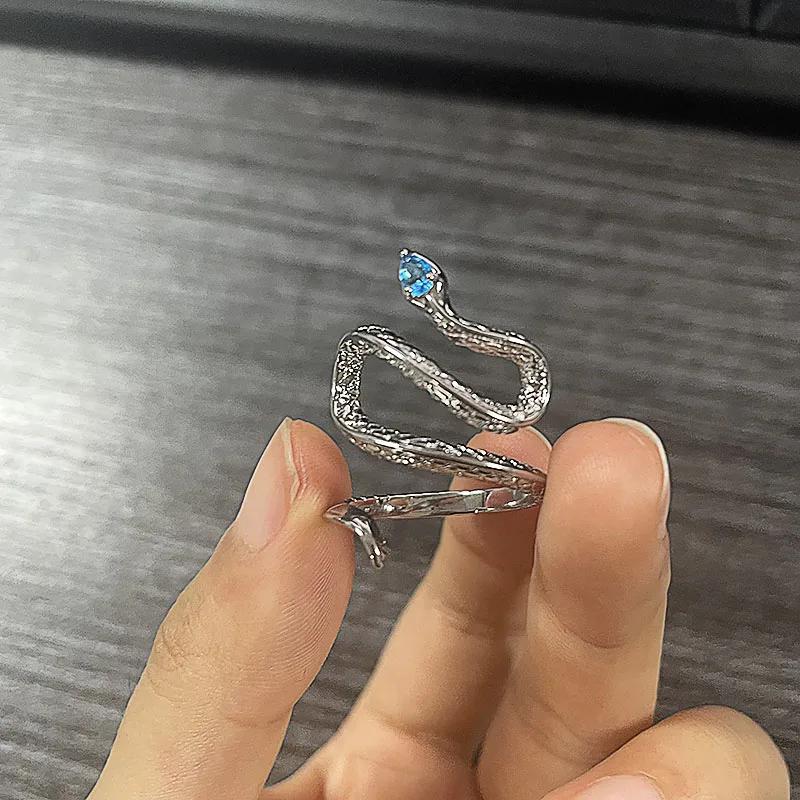 Huitan Chic Newly Twisty Snake Designed Opening Women Rings Fashion Funny Rings with Blue Cubic Zirconia Hallows Day resizable
Huitan Chic Newly Twisty Snake Designed Opening Women Rings Fashion Funny Rings with Blue Cubic Zirconia Hallows Day resizable