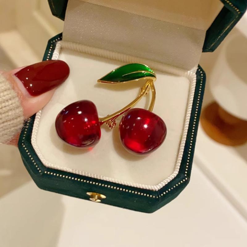 Cherry Brooch Enamel Fruit Pin for Women Elegant Wedding Party Jewelry Gift Collection золотий
Cherry Brooch Enamel Fruit Pin for Women Elegant Wedding Party Jewelry Gift Collection золотий