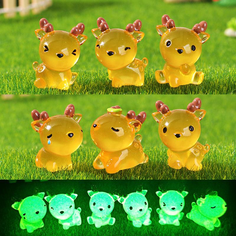 Micro-landscape Creative Simulation, Cute and Adorable Animal, Sika Deer, Garden Office, Home Desktop Decorations Weeping sika deer
Micro-landscape Creative Simulation, Cute and Adorable Animal, Sika Deer, Garden Office, Home Desktop Decorations Weeping sika deer