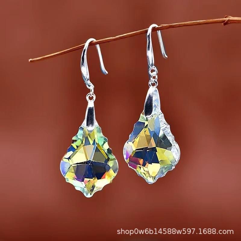 Серьги с супер сверкающими кристаллами в европейском и американском стиле, далекая любовь
Серьги с супер сверкающими кристаллами в европейском и американском стиле, далекая любовь