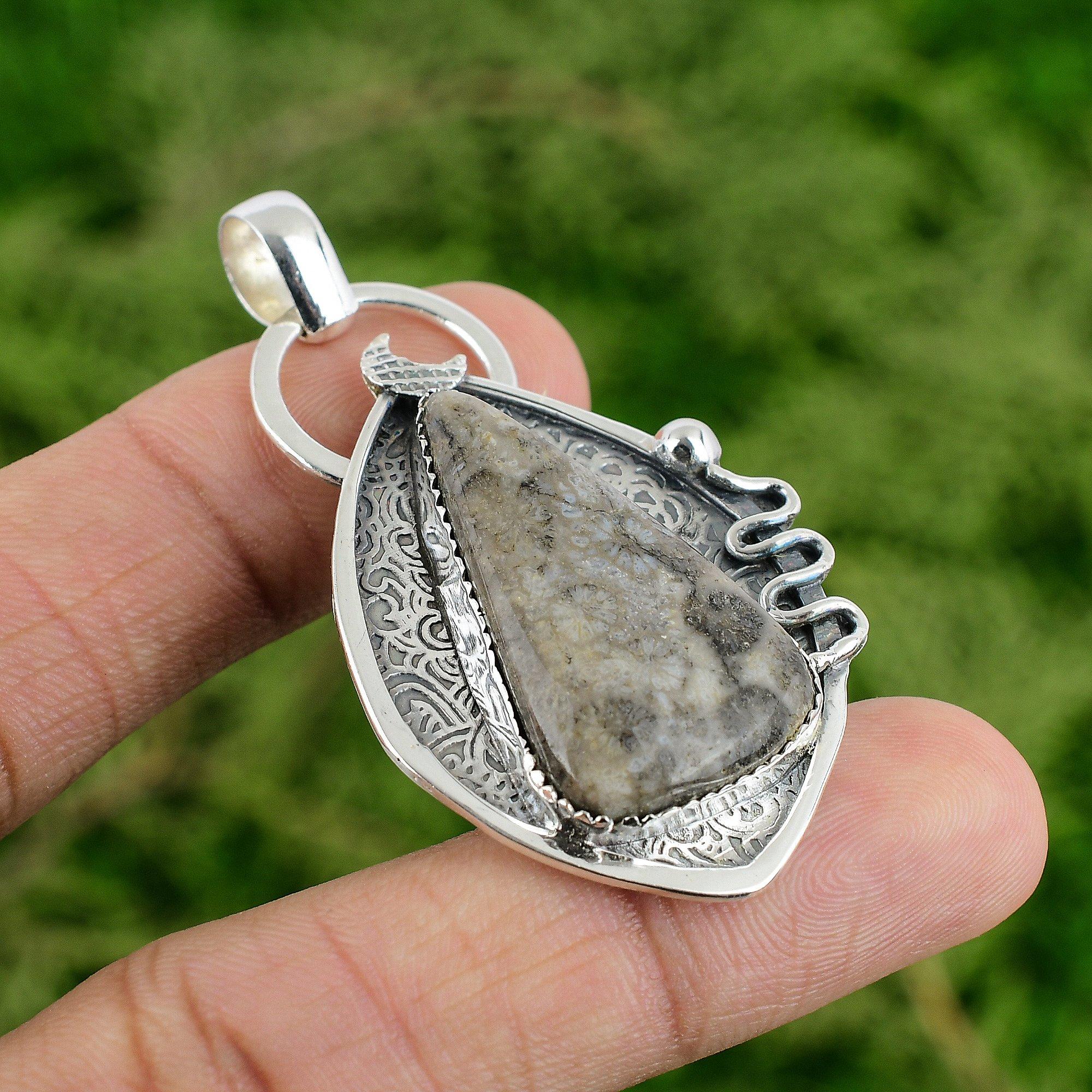 925 Sterling Silver Trillion Fossil Coral Gemstone Wedding Bezel Wife Pendant
925 Sterling Silver Trillion Fossil Coral Gemstone Wedding Bezel Wife Pendant