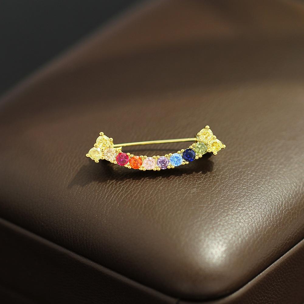 Korean version of sweet and delicate color stone-inlaid smiley face small pin temperament natural fritillary smiley face brooch for men and women of
Korean version of sweet and delicate color stone-inlaid smiley face small pin temperament natural fritillary smiley face brooch for men and women of