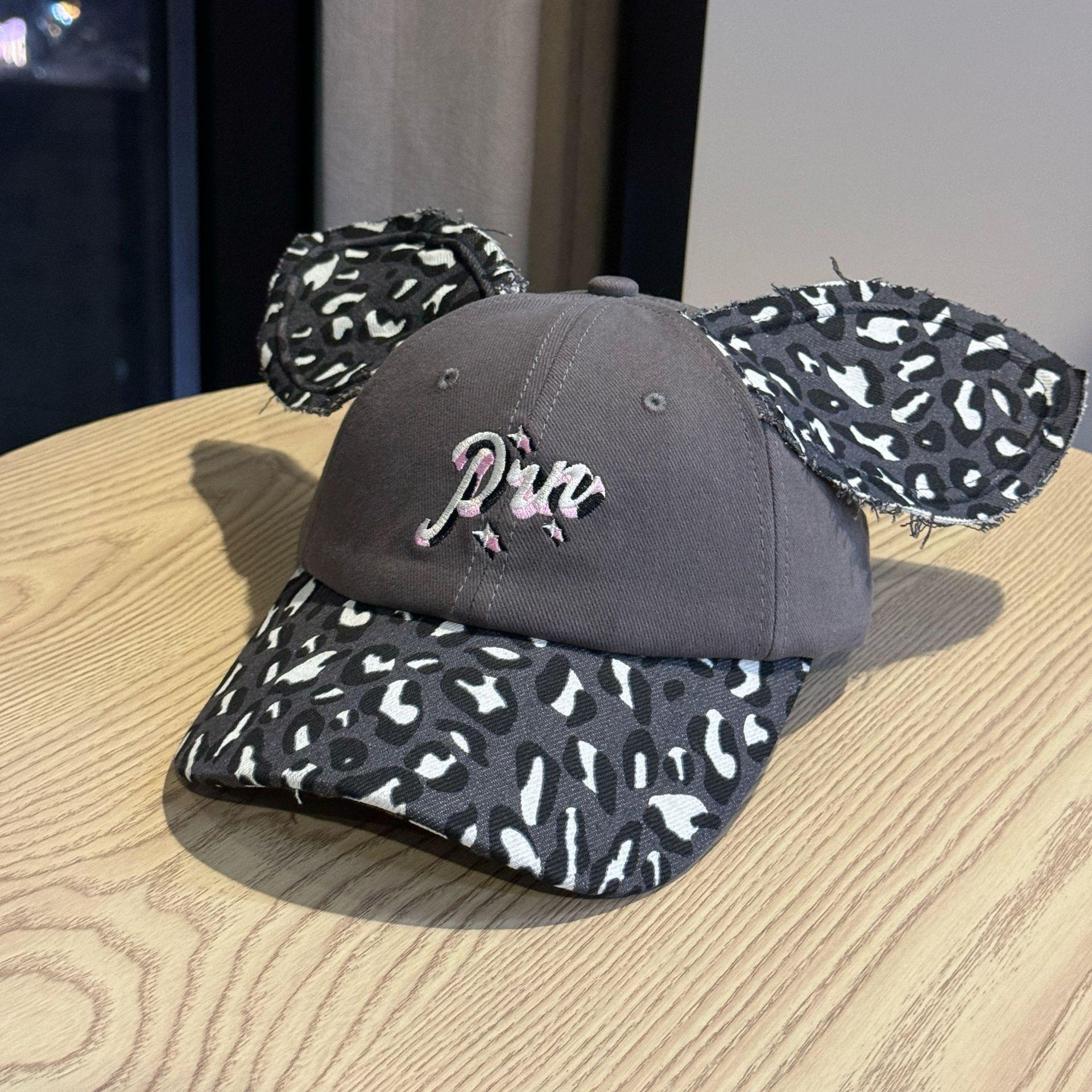 New personalized retro cartoon bear and rabbit ear baseball cap for men and women, leopard print casual sunshade cap, trendy Adult54-60Adjustable сірий колір
New personalized retro cartoon bear and rabbit ear baseball cap for men and women, leopard print casual sunshade cap, trendy Adult54-60Adjustable сірий колір