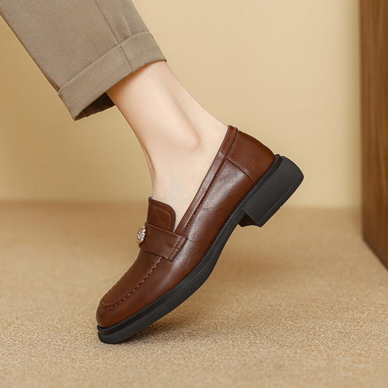 Новые черные модные туфли-лодочки женские на среднем каблуке платформе нескользящие большого размера туфли квадратный каблук закрывающие стопу повседневные туфли из маленькой кожи на одной педали 39
Новые черные модные туфли-лодочки женские на среднем каблуке платформе нескользящие большого размера туфли квадратный каблук закрывающие стопу повседневные туфли из маленькой кожи на одной педали 39