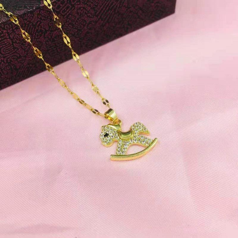 Ожерелье в виде пони Женский корейский темперамент Простой дизайн Фестиваль Цыси Отправить подруге Сеть
Ожерелье в виде пони Женский корейский темперамент Простой дизайн Фестиваль Цыси Отправить подруге Сеть