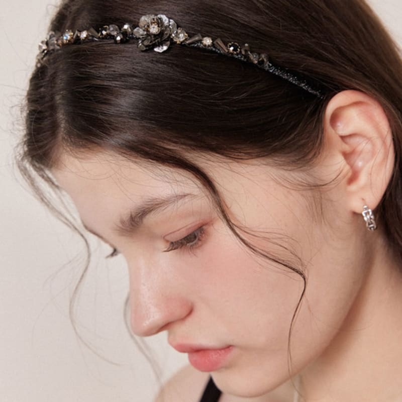 J.Lauren Цветок Черный Кубический Острие Роскошная Повязка для Волос H01274 single type
J.Lauren Цветок Черный Кубический Острие Роскошная Повязка для Волос H01274 single type