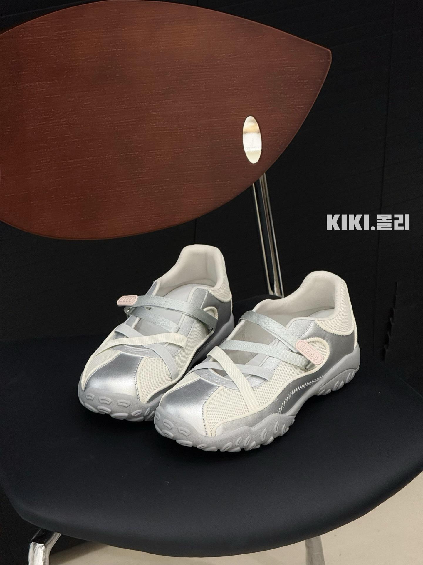 Женские летние туфли Мэри Джейн спортивного стиля на толстой подошве, новые, полые балетки, на мягкой подошве, повседневные 35 серебро белый
Женские летние туфли Мэри Джейн спортивного стиля на толстой подошве, новые, полые балетки, на мягкой подошве, повседневные 35 серебро белый