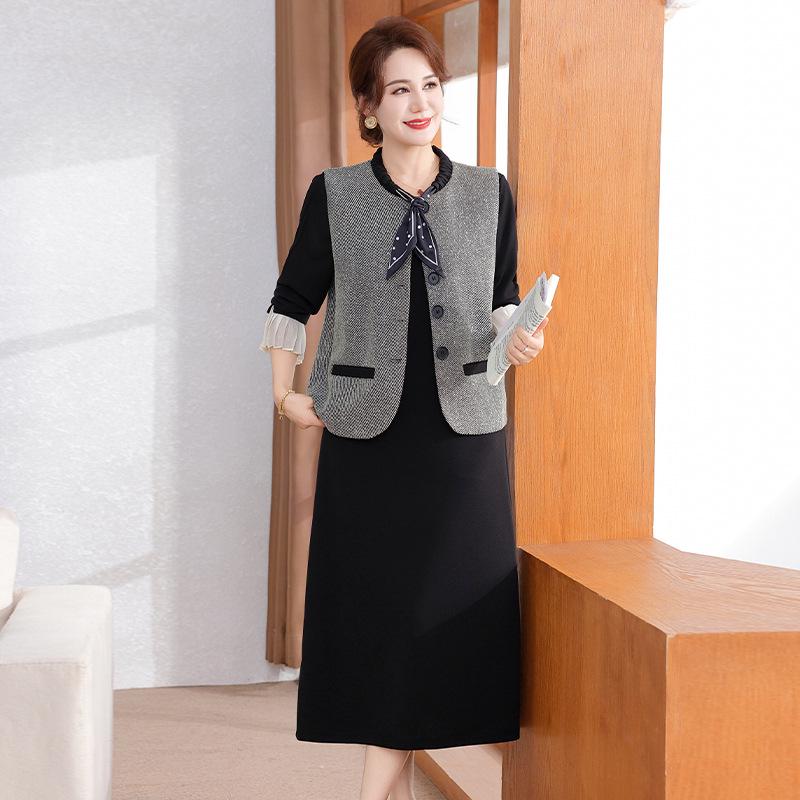 Elegant Spring Suit: French Style Vest and Dress for Middle-aged Women 3XL
Elegant Spring Suit: French Style Vest and Dress for Middle-aged Women 3XL