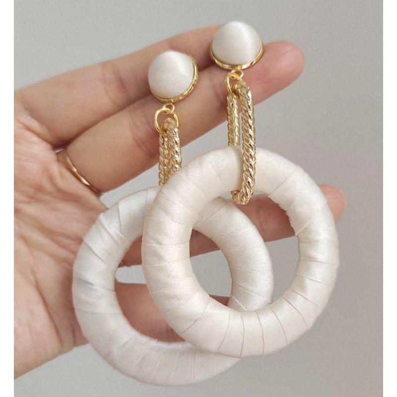 Original Design Fashion New Arrival Fashion Handmade Silk Bohemia High Profile Large Earrings Designer Earrings Long Creamy White
Original Design Fashion New Arrival Fashion Handmade Silk Bohemia High Profile Large Earrings Designer Earrings Long Creamy White