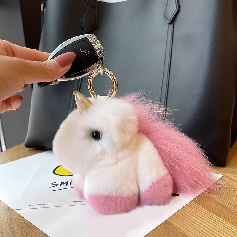 Милая сумка-подвеска в виде единорога, плюшевая кукла, игрушка-пони, имитация меха норки, брелок для автомобиля, кулон в подарок розовый
Милая сумка-подвеска в виде единорога, плюшевая кукла, игрушка-пони, имитация меха норки, брелок для автомобиля, кулон в подарок розовый