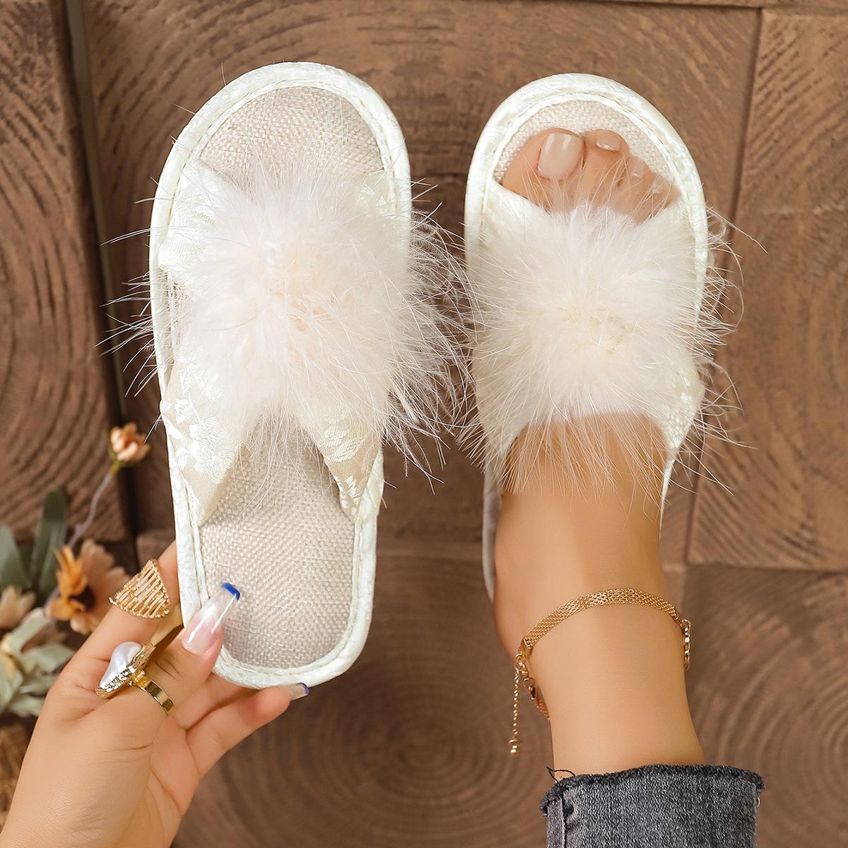 Модные новые весенне-летние шерстяные тапочки, 2025 новые универсальные домашние тапочки для помещений, противоскользящие, бесшумные шлепанцы, модные тапочки 36-37
Модные новые весенне-летние шерстяные тапочки, 2025 новые универсальные домашние тапочки для помещений, противоскользящие, бесшумные шлепанцы, модные тапочки 36-37