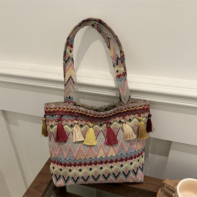 2025 осень и зима новая сумка кисточка одно плечо подмышечная сумка большая вместимость овощная корзина рабочая сумка для поездок розовый
2025 осень и зима новая сумка кисточка одно плечо подмышечная сумка большая вместимость овощная корзина рабочая сумка для поездок розовый