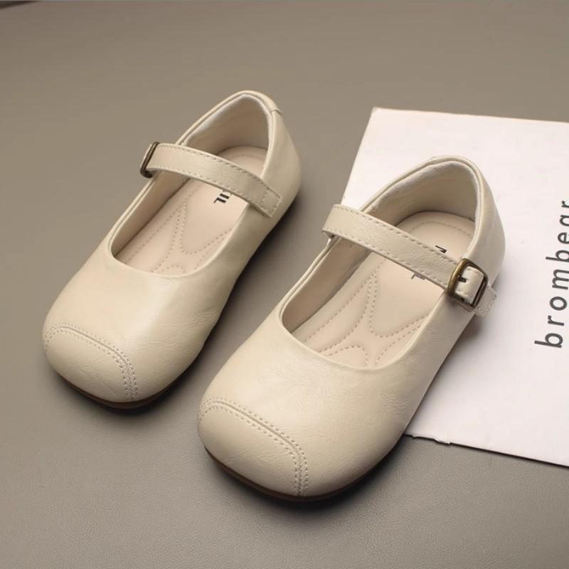Spring Autumn New Children s Leather Shoes Girls Baby Princess Soft soled Girls Black Western Style Bean Shoes 23-33 23
Spring Autumn New Children s Leather Shoes Girls Baby Princess Soft soled Girls Black Western Style Bean Shoes 23-33 23