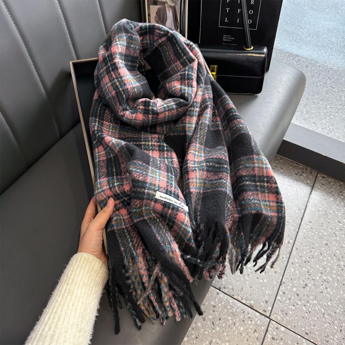 Women Men Thick Long Shawl Wrap Autumn Winter Warm Scarf Cashmere Poncho Hijab Designer Tassel Scarves Foulard Femme Bufanda 200x68cm
Women Men Thick Long Shawl Wrap Autumn Winter Warm Scarf Cashmere Poncho Hijab Designer Tassel Scarves Foulard Femme Bufanda 200x68cm