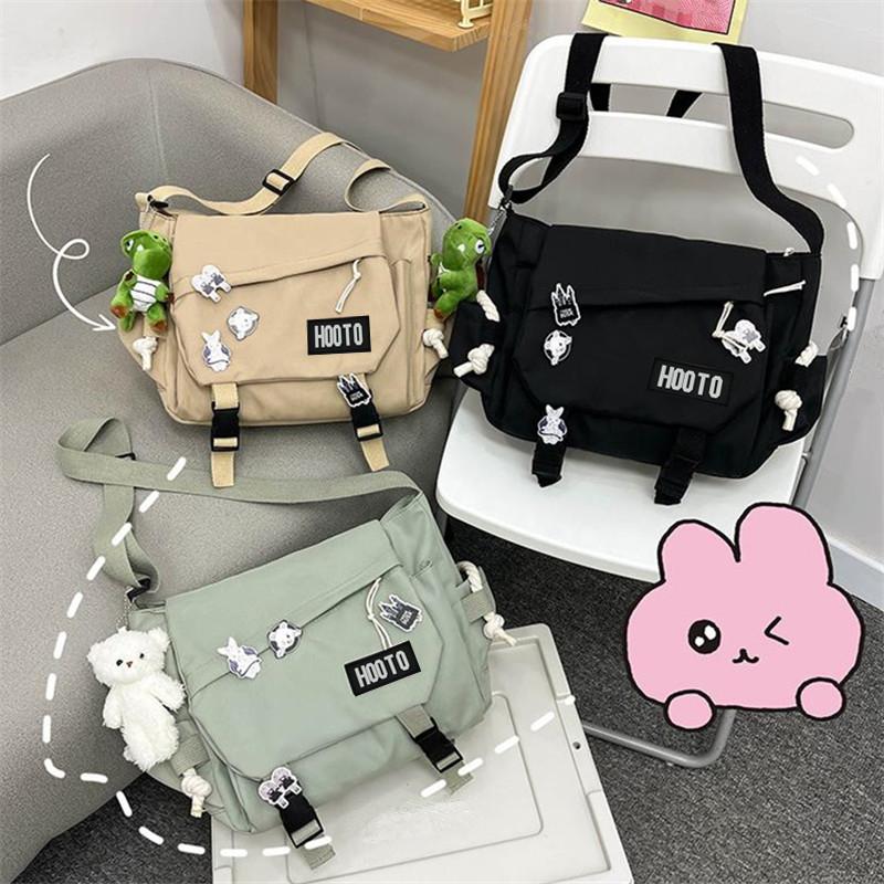 Stylish Crossbody Bag for Teen Women Campus Holiday Student Shoulder Messenger Bag Suitable for Daily Work School Outdoor Travel
Stylish Crossbody Bag for Teen Women Campus Holiday Student Shoulder Messenger Bag Suitable for Daily Work School Outdoor Travel