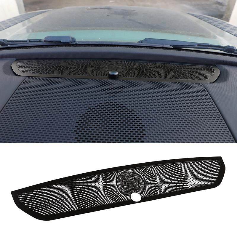 For 20-22 Land Rover Defender dashboard air outlet anti-blocking grille decorative stickers black car interior accessories
For 20-22 Land Rover Defender dashboard air outlet anti-blocking grille decorative stickers black car interior accessories