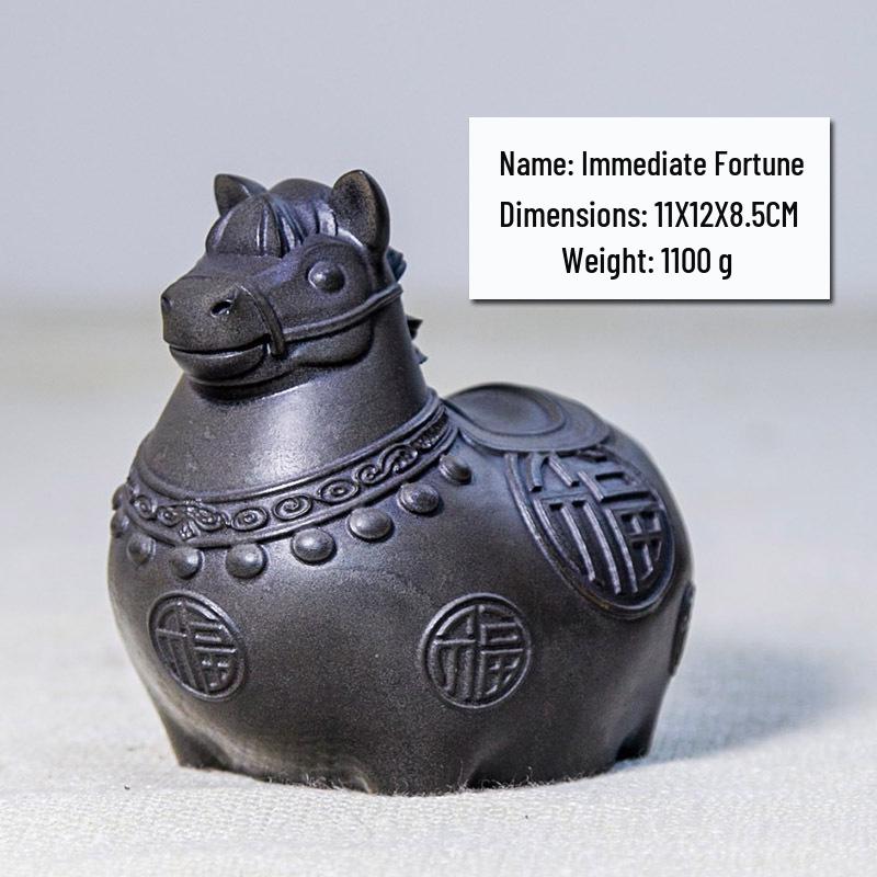 Tang Dynasty Zodiac Horse Figurine: Wealth-Attracting Office & Home Decor, Perfect for Annual Meetings & Gifts, New Chinese Style.
Tang Dynasty Zodiac Horse Figurine: Wealth-Attracting Office & Home Decor, Perfect for Annual Meetings & Gifts, New Chinese Style.