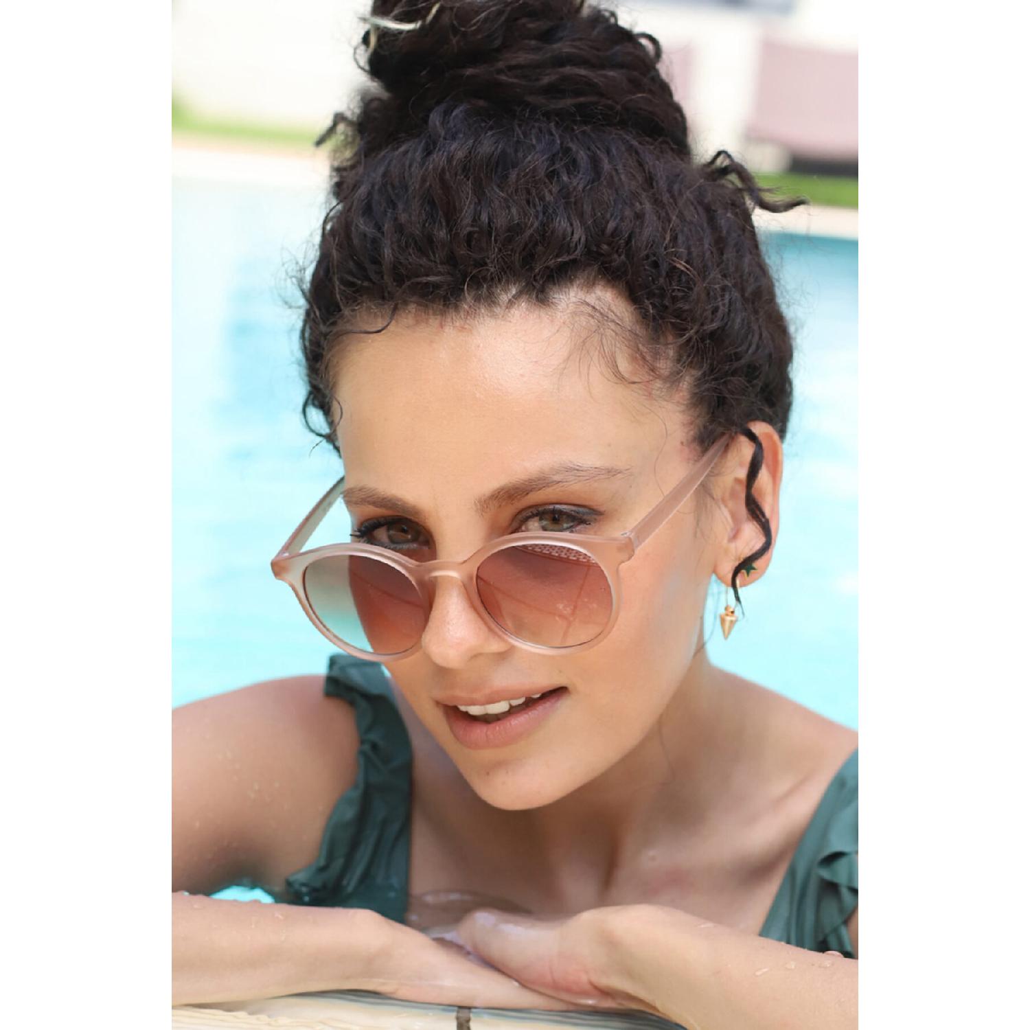 Солнцезащитные очки унисекс Bh 2180 04
Солнцезащитные очки унисекс Bh 2180 04