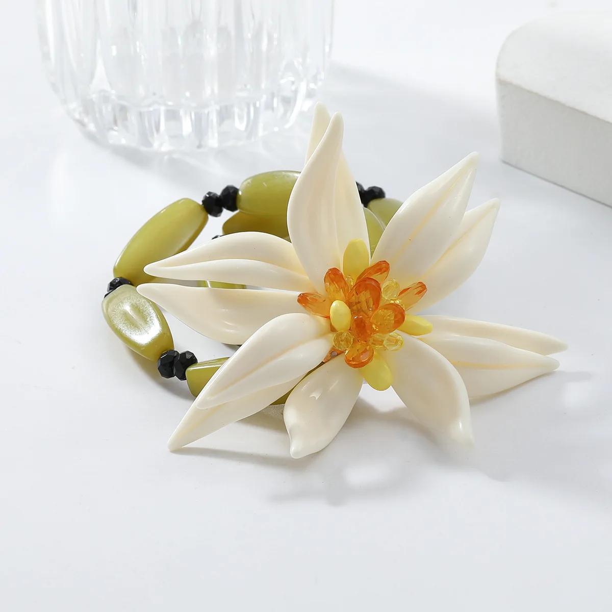 Light Luxury Beaded Three-dimensional Exaggerated Flower Resin Earring Necklace Bracelet Women s Personalize Fashion Accessories
Light Luxury Beaded Three-dimensional Exaggerated Flower Resin Earring Necklace Bracelet Women s Personalize Fashion Accessories
