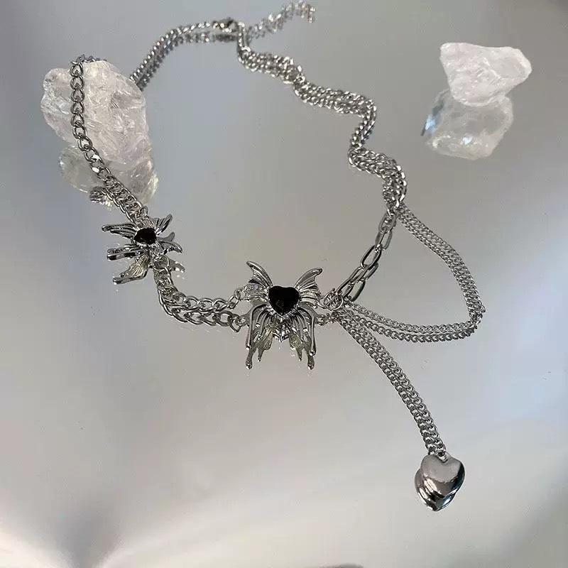 Cold butterfly pearl necklace female titanium steel does not fade niche popular night market supply versatile fashion collarbone chain
Cold butterfly pearl necklace female titanium steel does not fade niche popular night market supply versatile fashion collarbone chain