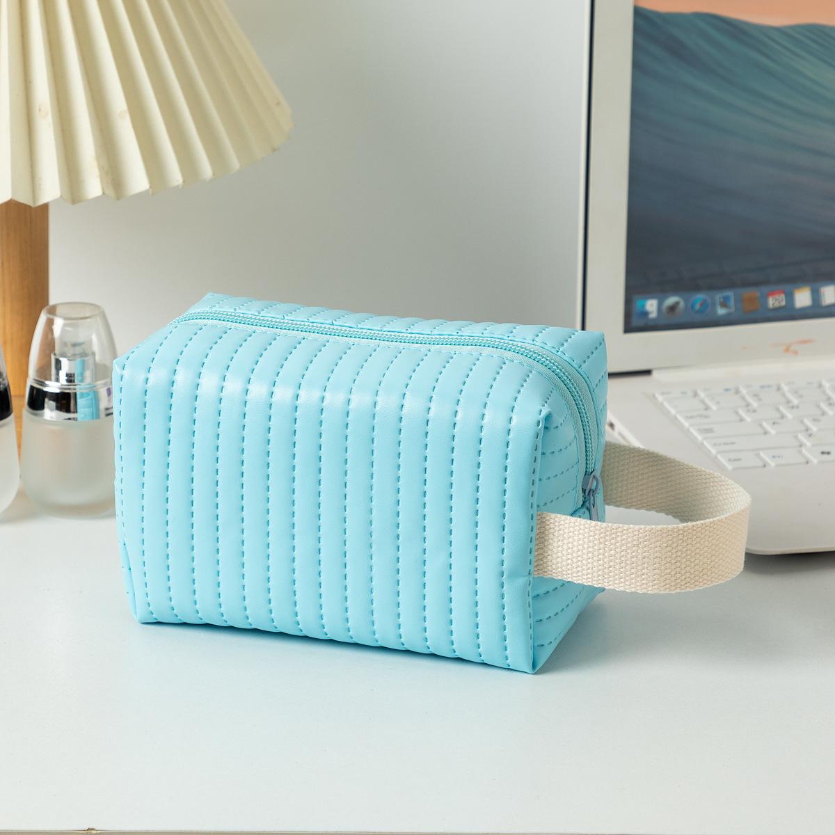 Fashioin PU Handheld Makeup Bag Travel Toilet Bag Women Cosmetic Bag Zipper Coin Purse Kids Coin Pouch Travel Cosmetic Organizer синий
Fashioin PU Handheld Makeup Bag Travel Toilet Bag Women Cosmetic Bag Zipper Coin Purse Kids Coin Pouch Travel Cosmetic Organizer синий