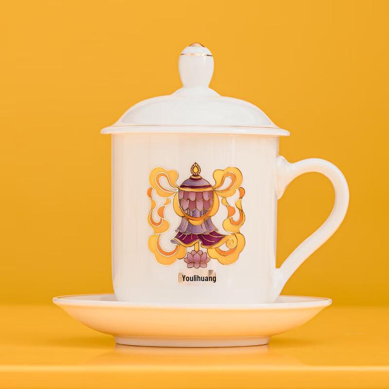 Dehua White Porcelain Teacup Set with Lid and Saucer
Dehua White Porcelain Teacup Set with Lid and Saucer