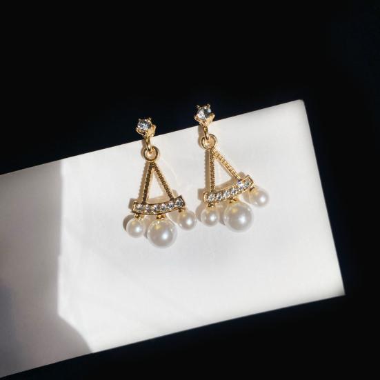 Серьги с полым треугольным жемчугом иглы 
Серьги с полым треугольным жемчугом иглы