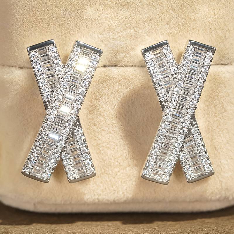 Huitan Delicate Women Cross Shaped Stud Earrings Full Sparkling Cubic Zirconia Fashion Party Daily Graceful Accessories Zircon
Huitan Delicate Women Cross Shaped Stud Earrings Full Sparkling Cubic Zirconia Fashion Party Daily Graceful Accessories Zircon