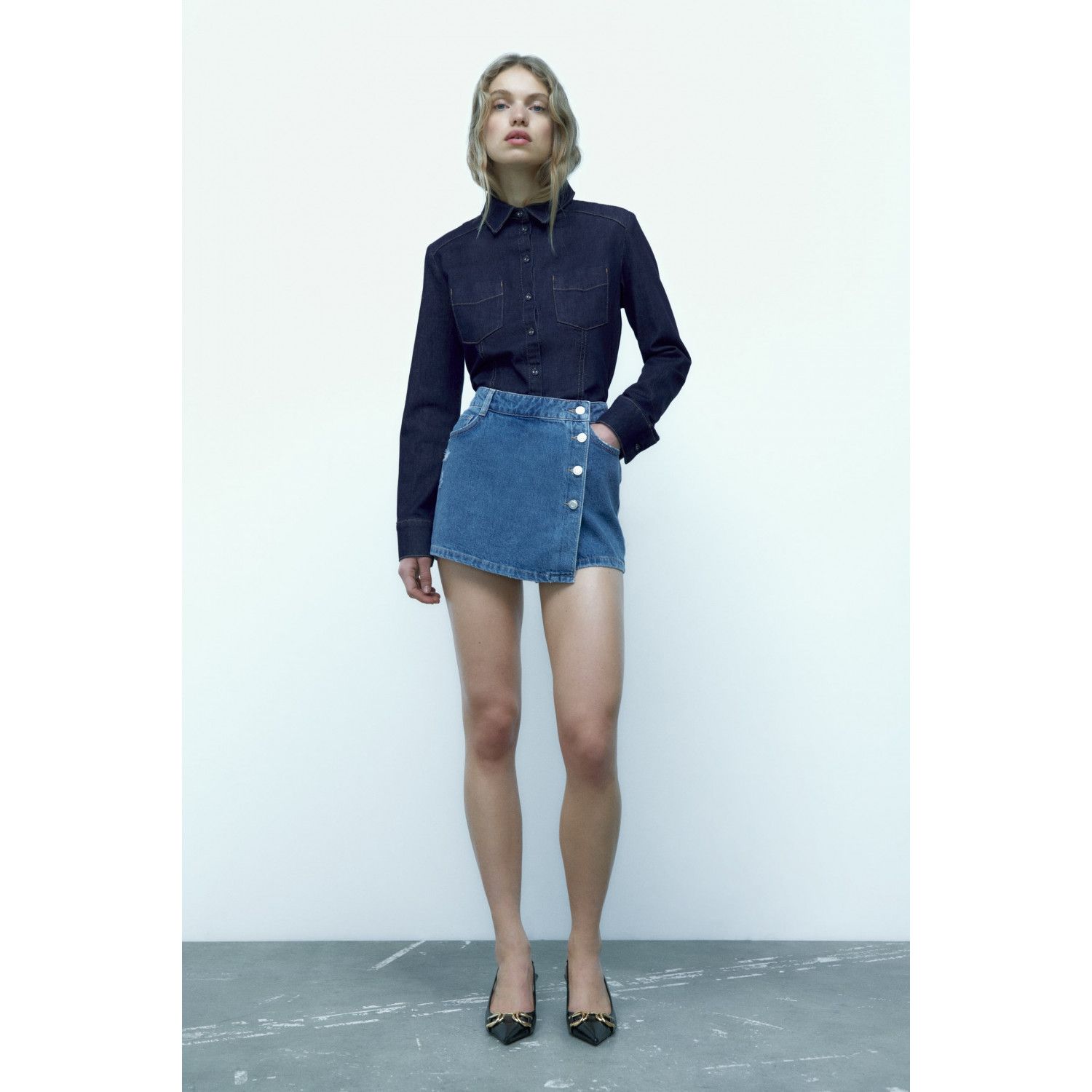 RIPPED DENIM SKORT
RIPPED DENIM SKORT