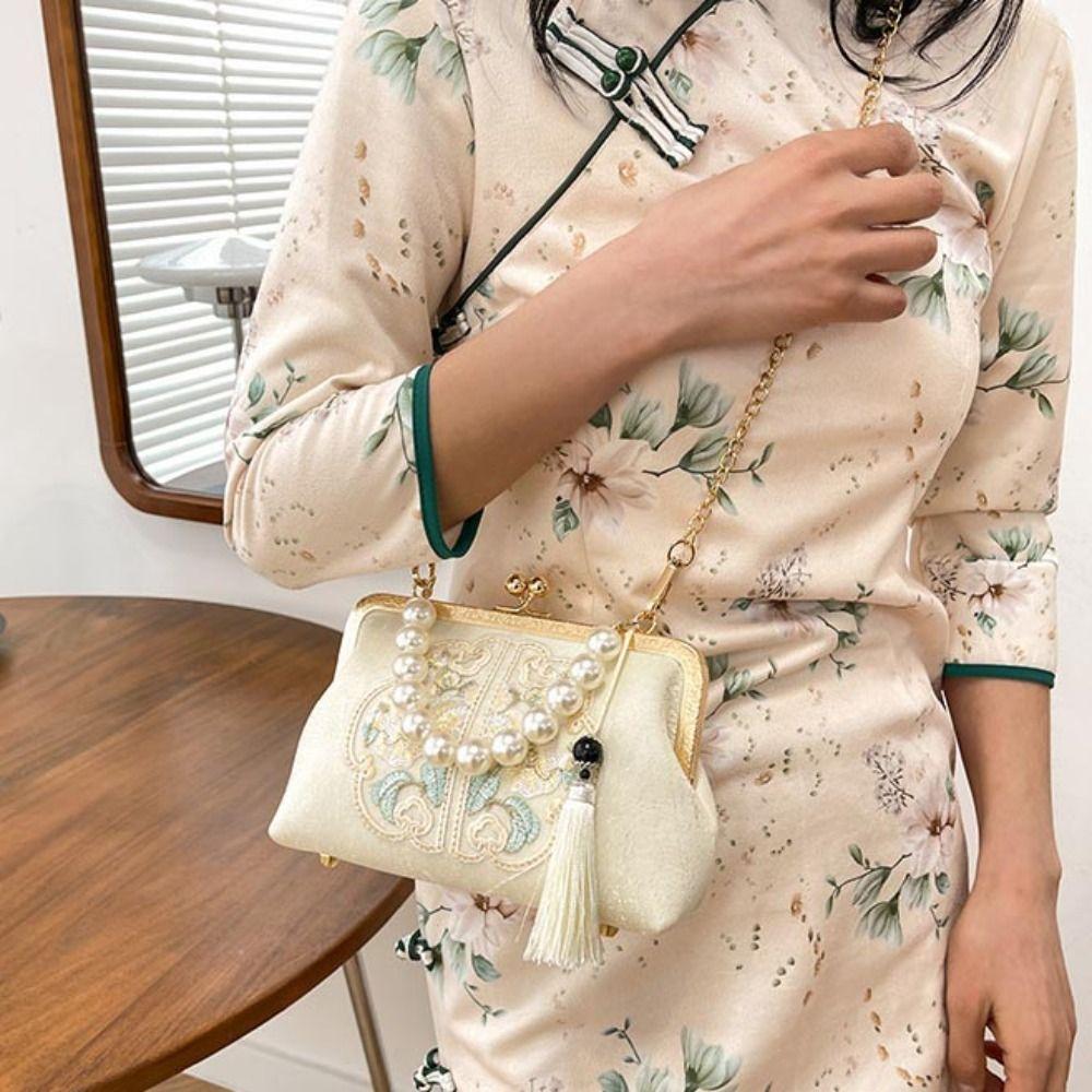Kiss Lock Chinese Style Handbag Cheongsam Accessories Retro Embroidery Crossbody Bag Party
Kiss Lock Chinese Style Handbag Cheongsam Accessories Retro Embroidery Crossbody Bag Party
