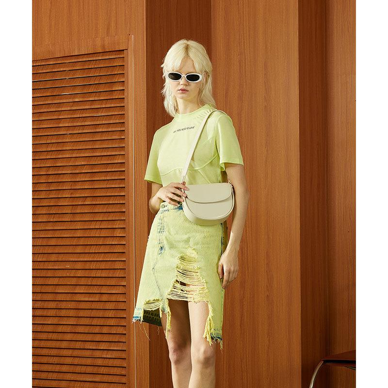 Retro saddle bag high-end classic fashion small round bag can be one shoulder crossbody texture versatile new women s bag чорний
Retro saddle bag high-end classic fashion small round bag can be one shoulder crossbody texture versatile new women s bag чорний